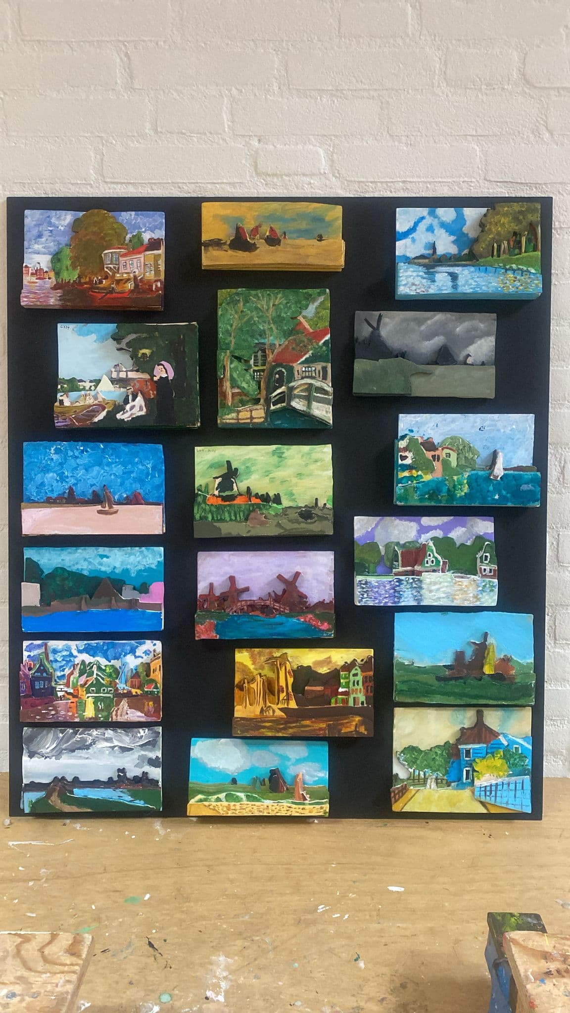 Kleurrijke kunstwerken van leerlingen van Compaen